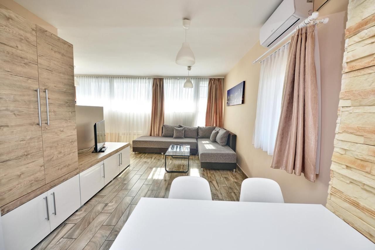 Panorama City Apartman Pecs Exterior photo